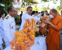 จังหวัดสุราษฎร์ธานีจัดพิธีเจริญพระพุทธมนต์และทำบุญตักบาตรถวา ... พารามิเตอร์รูปภาพ 39