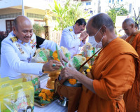 จังหวัดสุราษฎร์ธานีจัดพิธีเจริญพระพุทธมนต์และทำบุญตักบาตรถวา ... พารามิเตอร์รูปภาพ 51