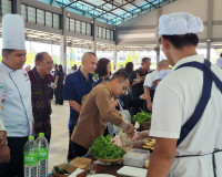 รองผู้ว่าราชการจังหวัดสุราษฎร์ธานี เปิดงานประกวดทำอาหาร "Str ... พารามิเตอร์รูปภาพ 15