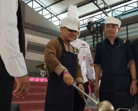 รองผู้ว่าราชการจังหวัดสุราษฎร์ธานี เปิดงานประกวดทำอาหาร "Str ... พารามิเตอร์รูปภาพ 16