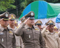 ผู้ว่าฯ สุราษฎร์ธานี นำข้าราชการและประชาชนร่วมพิธีถวายพระพรช ... พารามิเตอร์รูปภาพ 2