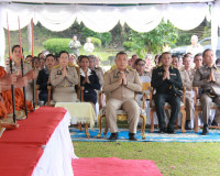 ผู้ว่าฯ สุราษฎร์ธานี นำข้าราชการและประชาชนร่วมพิธีถวายพระพรช ... พารามิเตอร์รูปภาพ 6