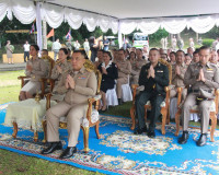 ผู้ว่าฯ สุราษฎร์ธานี นำข้าราชการและประชาชนร่วมพิธีถวายพระพรช ... พารามิเตอร์รูปภาพ 20