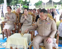 ผู้ว่าฯ สุราษฎร์ธานี นำข้าราชการและประชาชนร่วมพิธีถวายพระพรช ... พารามิเตอร์รูปภาพ 27