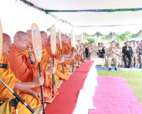 ผู้ว่าฯ สุราษฎร์ธานี นำข้าราชการและประชาชนร่วมพิธีถวายพระพรช ... พารามิเตอร์รูปภาพ 46