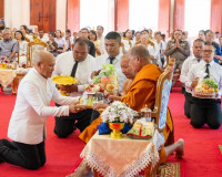 รองผู้ว่าราชการจังหวัดสุราษฎร์ธานี เป็นประธานในพิธีวันบูรพาจ ... พารามิเตอร์รูปภาพ 6