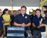 รองผู้ว่าราชการจังหวัดสุราษฎร์ธานี เป็นประธานในพิธีเปิดงานโค ... พารามิเตอร์รูปภาพ 13