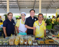 รองผู้ว่าราชการจังหวัดสุราษฎร์ธานี เป็นประธานในพิธีเปิดงานโค ... พารามิเตอร์รูปภาพ 14