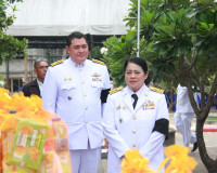 จังหวัดสุราษฎร์ธานีจัดพิธีบำเพ็ญกุศลและทำบุญตักบาตร ในวาระคร ... พารามิเตอร์รูปภาพ 2