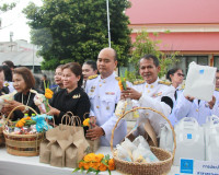 จังหวัดสุราษฎร์ธานีจัดพิธีบำเพ็ญกุศลและทำบุญตักบาตร ในวาระคร ... พารามิเตอร์รูปภาพ 23