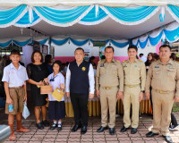 พ่อเมืองสุราษฎร์ฯ นำหน่วยบำบัดทุกข์ บำรุงสุข ลงพื้นที่อำเภอช ... พารามิเตอร์รูปภาพ 75