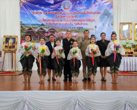 พ่อเมืองสุราษฎร์ฯ นำหน่วยบำบัดทุกข์ บำรุงสุข ลงพื้นที่อำเภอช ... พารามิเตอร์รูปภาพ 97