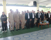 รมช.มหาดไทยห่วงใยชาวสุราษฎร์ธานี นำคณะลงพื้นที้ตรวจเยี่ยมและ ... พารามิเตอร์รูปภาพ 7