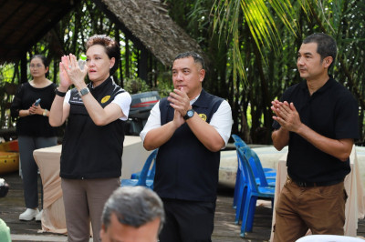 รองนายกฯ "ศุภจี" พร้อมคณะทูตานุทูต 13 ประเทศ ลงพื้นที่สวนมะพ ... พารามิเตอร์รูปภาพ 1