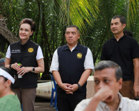 รองนายกฯ "ศุภจี" พร้อมคณะทูตานุทูต 13 ประเทศ ลงพื้นที่สวนมะพ ... พารามิเตอร์รูปภาพ 23