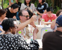รองนายกฯ "ศุภจี" พร้อมคณะทูตานุทูต 13 ประเทศ ลงพื้นที่สวนมะพ ... พารามิเตอร์รูปภาพ 24