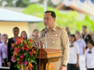 รองผู้ว่าราชการจังหวัดสุราษฎร์ธานี เป็นประธานในพิธีเปิดกิจกร ... พารามิเตอร์รูปภาพ 1