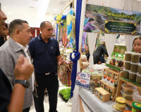 ผู้ว่าราชการจังหวัดสุราษฎร์ธานี เปิดงาน “มหกรรมความสำเร็จการ ... พารามิเตอร์รูปภาพ 4