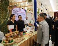 ผู้ว่าราชการจังหวัดสุราษฎร์ธานี เปิดงาน “มหกรรมความสำเร็จการ ... พารามิเตอร์รูปภาพ 30
