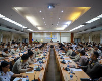 ผู้ว่าฯ สุราษฎร์ธานี ประชุมกรมการจังหวัดและหัวหน้าส่วนราชการ ... พารามิเตอร์รูปภาพ 48