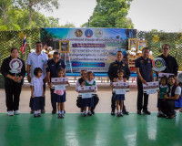 ผู้ว่าฯ สุราษฎร์ธานี นำบริการรัฐถึงชุมชน เปิดโครงการ ‘บำบัดท ... พารามิเตอร์รูปภาพ 3