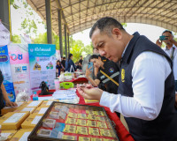 ผู้ว่าฯ สุราษฎร์ธานี นำบริการรัฐถึงชุมชน เปิดโครงการ ‘บำบัดท ... พารามิเตอร์รูปภาพ 5