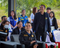 ผู้ว่าฯ สุราษฎร์ธานี นำบริการรัฐถึงชุมชน เปิดโครงการ ‘บำบัดท ... พารามิเตอร์รูปภาพ 24