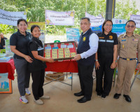 ผู้ว่าฯ สุราษฎร์ธานี นำบริการรัฐถึงชุมชน เปิดโครงการ ‘บำบัดท ... พารามิเตอร์รูปภาพ 31