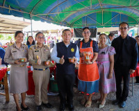 ผู้ว่าฯ สุราษฎร์ธานี นำบริการรัฐถึงชุมชน เปิดโครงการ ‘บำบัดท ... พารามิเตอร์รูปภาพ 33