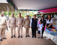 ผู้ว่าฯ สุราษฎร์ธานี นำบริการรัฐถึงชุมชน เปิดโครงการ ‘บำบัดท ... พารามิเตอร์รูปภาพ 40