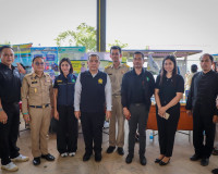 ผู้ว่าฯ สุราษฎร์ธานี นำบริการรัฐถึงชุมชน เปิดโครงการ ‘บำบัดท ... พารามิเตอร์รูปภาพ 57