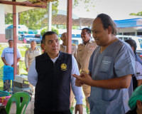 ผู้ว่าฯ สุราษฎร์ธานี นำบริการรัฐถึงชุมชน เปิดโครงการ ‘บำบัดท ... พารามิเตอร์รูปภาพ 69