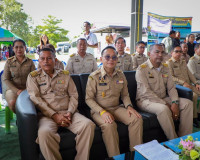 ผู้ว่าฯ สุราษฎร์ธานี นำบริการรัฐถึงชุมชน เปิดโครงการ ‘บำบัดท ... พารามิเตอร์รูปภาพ 77