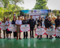 ผู้ว่าฯ สุราษฎร์ธานี นำบริการรัฐถึงชุมชน เปิดโครงการ ‘บำบัดท ... พารามิเตอร์รูปภาพ 93