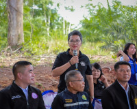 ผู้ว่าฯ สุราษฎร์ธานี นำบริการรัฐถึงชุมชน เปิดโครงการ ‘บำบัดท ... พารามิเตอร์รูปภาพ 94