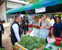 ผู้ว่าฯ สุราษฎร์ธานี นำบริการรัฐถึงชุมชน เปิดโครงการ ‘บำบัดท ... พารามิเตอร์รูปภาพ 101
