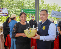 ผู้ว่าฯ สุราษฎร์ธานี นำบริการรัฐถึงชุมชน เปิดโครงการ ‘บำบัดท ... พารามิเตอร์รูปภาพ 102