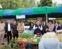 ผู้ว่าฯ สุราษฎร์ธานี นำบริการรัฐถึงชุมชน เปิดโครงการ ‘บำบัดท ... พารามิเตอร์รูปภาพ 128
