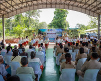 ผู้ว่าฯ สุราษฎร์ธานี นำบริการรัฐถึงชุมชน เปิดโครงการ ‘บำบัดท ... พารามิเตอร์รูปภาพ 130