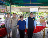 ผู้ว่าฯ สุราษฎร์ธานี นำบริการรัฐถึงชุมชน เปิดโครงการ ‘บำบัดท ... พารามิเตอร์รูปภาพ 136