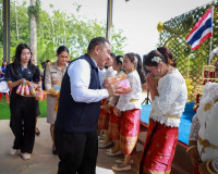 ผู้ว่าฯ สุราษฎร์ธานี นำบริการรัฐถึงชุมชน เปิดโครงการ ‘บำบัดท ... พารามิเตอร์รูปภาพ 155