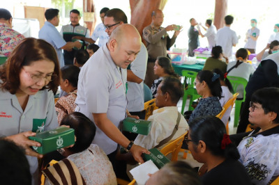 รองผู้ว่าราชการจังหวัดสุราษฎร์ธานี เป็นประธานพิธีเปิดหน่วยแพ ... พารามิเตอร์รูปภาพ 1