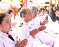 พระบาทสมเด็จพระเจ้าอยู่หัว ทรงพระกรุณาโปรดพระราชทานผ้าไตร น้ ... พารามิเตอร์รูปภาพ 3