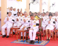 พระบาทสมเด็จพระเจ้าอยู่หัว ทรงพระกรุณาโปรดพระราชทานผ้าไตร น้ ... พารามิเตอร์รูปภาพ 8