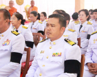 พระบาทสมเด็จพระเจ้าอยู่หัว ทรงพระกรุณาโปรดพระราชทานผ้าไตร น้ ... พารามิเตอร์รูปภาพ 14