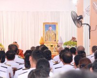 พระบาทสมเด็จพระเจ้าอยู่หัว ทรงพระกรุณาโปรดพระราชทานผ้าไตร น้ ... พารามิเตอร์รูปภาพ 15