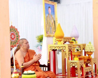 พระบาทสมเด็จพระเจ้าอยู่หัว ทรงพระกรุณาโปรดพระราชทานผ้าไตร น้ ... พารามิเตอร์รูปภาพ 22