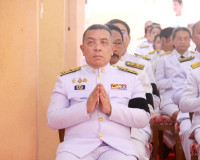 พระบาทสมเด็จพระเจ้าอยู่หัว ทรงพระกรุณาโปรดพระราชทานผ้าไตร น้ ... พารามิเตอร์รูปภาพ 23