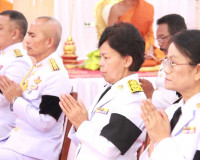 พระบาทสมเด็จพระเจ้าอยู่หัว ทรงพระกรุณาโปรดพระราชทานผ้าไตร น้ ... พารามิเตอร์รูปภาพ 41