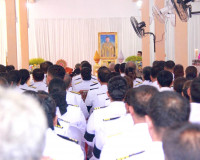 พระบาทสมเด็จพระเจ้าอยู่หัว ทรงพระกรุณาโปรดพระราชทานผ้าไตร น้ ... พารามิเตอร์รูปภาพ 50